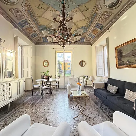 Bed&blessing / Casa Borgo Affittacamere *